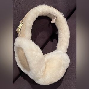 Ugg Earmuffs Shearling super soft sheepskin light tan gently used